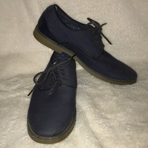 Call it spring derbys. NWOT